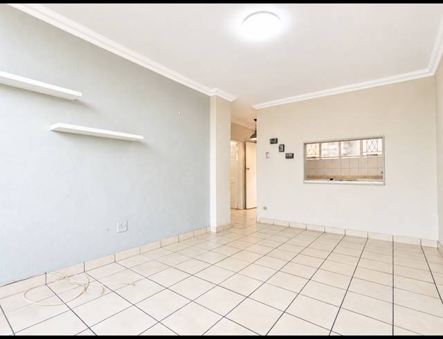 1 BEDROOM APARTMENT FOR SALE IN ESSENWOOD